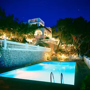https://hostal-los-pinos-cala-sant-vicenc-mallorca.allmallorcahotels.com